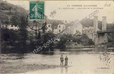 Carte postale ancienne Les rives de la Dordogne — Altillac (Corrèze)