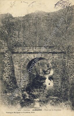 Carte postale ancienne Pont sur le Coyroux — Aubazines (Corrèze)