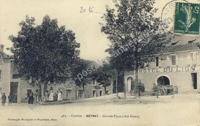 Carte postale ancienne Grande-Place (côté Ouest) — Beynat (Corrèze)