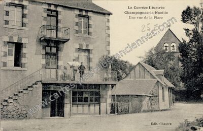 Carte postale ancienne Une vue de la Place — Champagnac-la-Noaille (Corrèze)