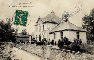 Carte postale ancienne Groupe Scolaire — Champagnac-la-Noaille (Corrèze)