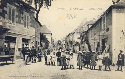 Carte postale ancienne Grande Rue — Cublac (Corrèze)