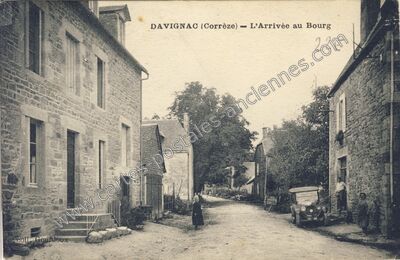 Carte postale ancienne L'Arrivée au Bourg — Davignac (Corrèze)
