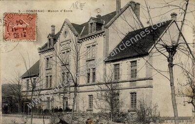 Carte postale ancienne Maison d'Ecole — Donzenac (Corrèze)