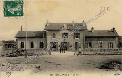 Carte postale ancienne La Gare — Eygurande (Corrèze)