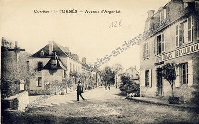Carte postale ancienne Avenue d'Argentat — Forgès (Corrèze)