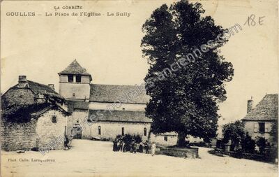 Carte postale ancienne La Place de l'Eglise - Le Sully — Goulles (Corrèze)