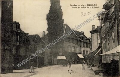 Carte postale ancienne Place et Arbre de la Liberté — Juillac (Corrèze)