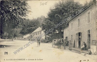 Carte postale ancienne Avenue de la Gare — Lacelle (Corrèze)