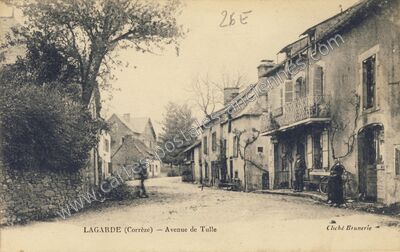 Carte postale ancienne Avenue de Tulle — Lagarde-Enval (Corrèze)