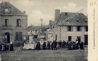 Carte postale ancienne Une Procession — Lagraulière (Corrèze)