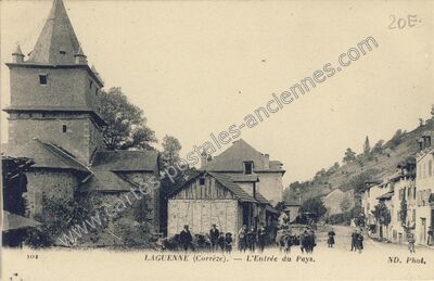 Carte postale ancienne L'Entrée du Pays — Laguenne (Corrèze)