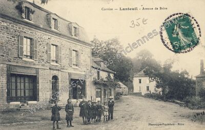 Carte postale ancienne Avenue de Brive — Lanteuil (Corrèze)