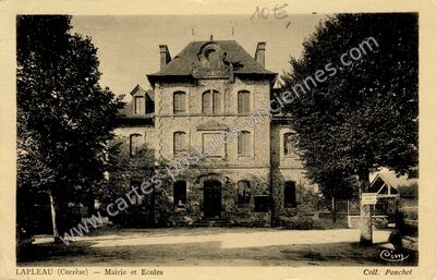 Carte postale ancienne Mairie et Ecoles — Lapleau (Corrèze)