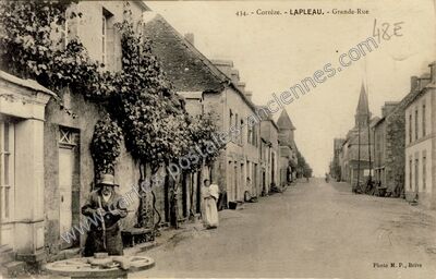 Carte postale ancienne Grande-Rue — Lapleau (Corrèze)