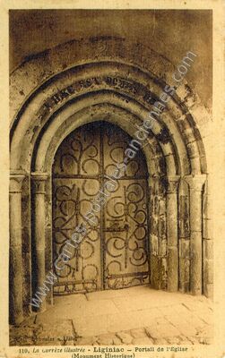 Carte postale ancienne Portail de l'Eglise — Liginiac (Corrèze)