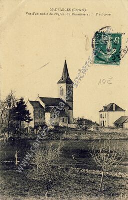 Carte postale ancienne Vue d'ensemble de l'Eglise, du Cimetière et d. P. Esbytère — Madranges (Corrèze)