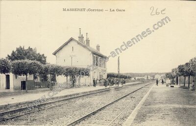 Carte postale ancienne La Gare — Masseret (Corrèze)