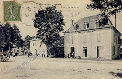 Carte postale ancienne Place de la Gare — Maussac (Corrèze)