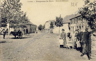 Carte postale ancienne Avenue d'Allassac — Perpezac-le-Noir (Corrèze)