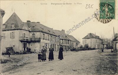 Carte postale ancienne La Place — Perpezac-le-Noir (Corrèze)