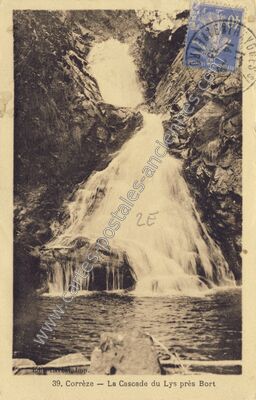 Carte postale ancienne Cascade du Lys — Saint Julien Pres Bort (Corrèze)