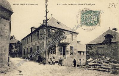 Carte postale ancienne Route de la Gare - Mas d'Artiges — Saint-Setiers (Corrèze)