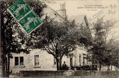 Carte postale ancienne Les Ecoles — Saint-Yrieix-le-Déjalat (Corrèze)