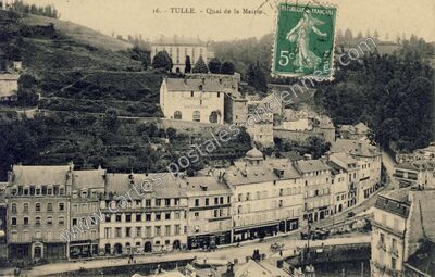 Carte postale ancienne Quai de la Mairie — Tulle (Corrèze)