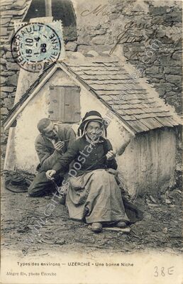 Carte postale ancienne Types des environs - Une bonne Niche — Uzerche (Corrèze)