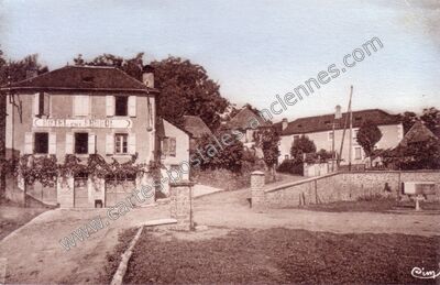 Carte postale ancienne Hôtel chez Leroux — Saint-Hilaire-Peyroux (Corrèze)