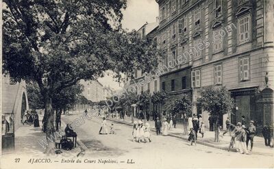 Carte postale ancienne Entrée du Cours Napoléon — Ajaccio (Corse-du-Sud)