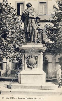 Carte postale ancienne Statue du Cardinal Fesch — Ajaccio (Corse-du-Sud)