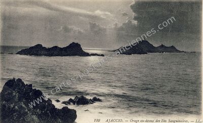Carte postale ancienne Orage au-dessus des Iles Sanguinaires — Ajaccio (Corse-du-Sud)