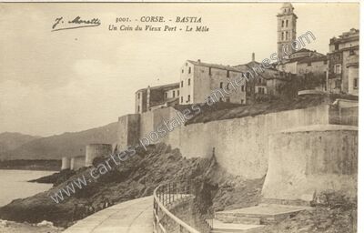 Carte postale ancienne Un Coin du Vieux Port - Le Môle — Bastia (Haute-Corse)
