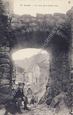 Carte postale ancienne Un Coin de la Vieille Ville — Corte (Haute-Corse)