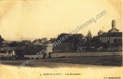 Carte postale ancienne Les Remparts — Arnay-le-Duc (Côte-d'Or)