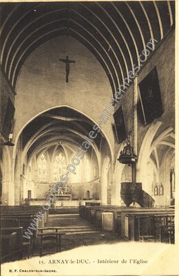 Carte postale ancienne Intérieur de l'Eglise — Arnay-le-Duc (Côte-d'Or)