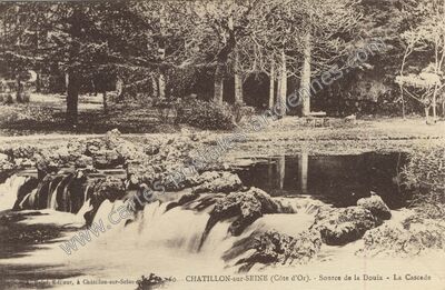 Carte postale ancienne Source de la Douix - La Cascade — Châtillon-sur-Seine (Côte-d'Or)