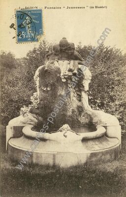 Carte postale ancienne Fontaine " Jeunesses " (de Blondat) — Dijon (Côte-d'Or)