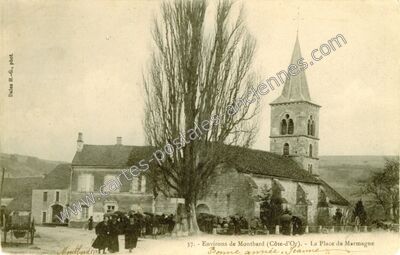 Carte postale ancienne La Place de Marmagne — Marmagne (Côte-d'Or)