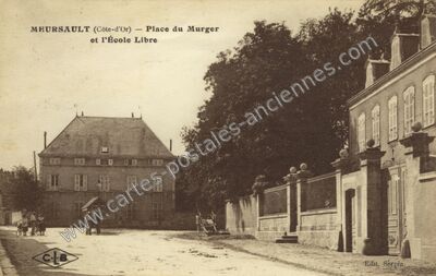 Carte postale ancienne Place du Murger et l'École Libre — Meursault (Côte-d'Or)