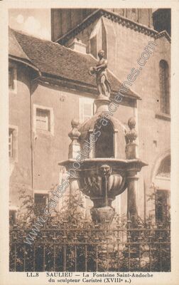 Carte postale ancienne La Fontaine Saint-Andoche du sculpteur Caristré (XVIIIe s.) — Saulieu (Côte-d'Or)