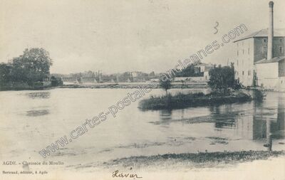 Carte postale ancienne Chaussée du Moulin — Agde (Hérault)
