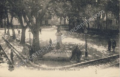 Carte postale ancienne Place et Statue de Cot — Bédarieux (Hérault)