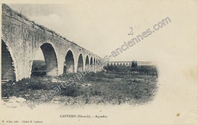 Carte postale ancienne Aqueduc — Castries (Hérault)
