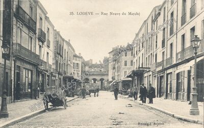 Carte postale ancienne Rue Neuve du Marché — Lodève (Hérault)