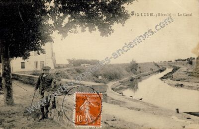 Carte postale ancienne Le Canal — Lunel (Hérault)