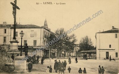 Carte postale ancienne Le Cours — Lunel (Hérault)