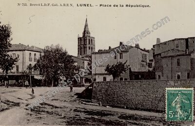 Carte postale ancienne Place de la République — Lunel (Hérault)